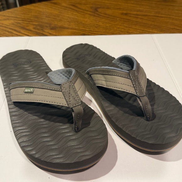 Sanuk Ziggy Plush Flip Flops • Taupe • Men’s Size 9 - Picture 1 of 8